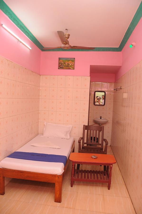Merit Guest House Chennai Exterior foto
