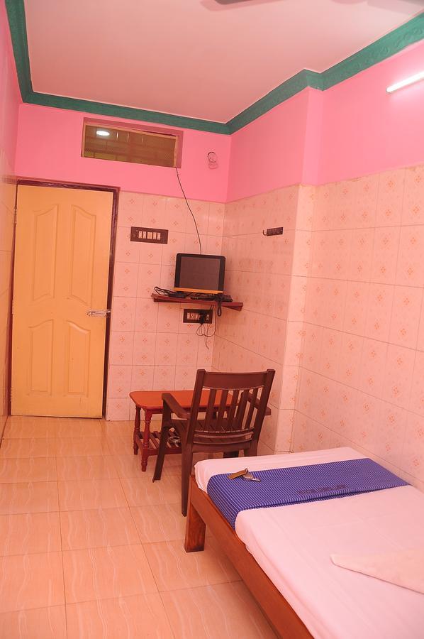 Merit Guest House Chennai Exterior foto